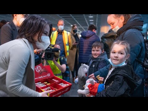  Update  Ukrainische Flüchtlinge aus Moldau landen in Frankfurt