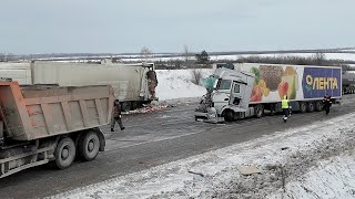 Под Самарой жесткое ДТП возле «Балтики» спровоцировало огромную пробку.