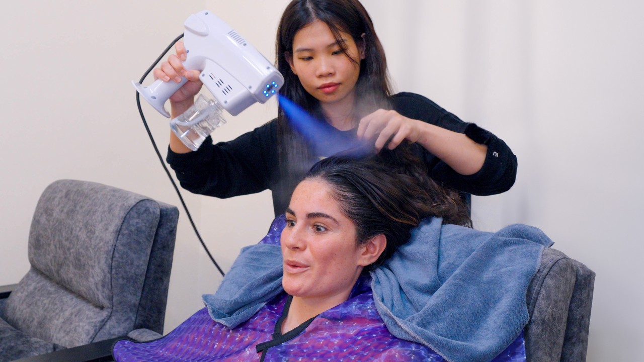 АСМР: БЕЗУМНЫЙ вьетнамский массаж в барбершопе!