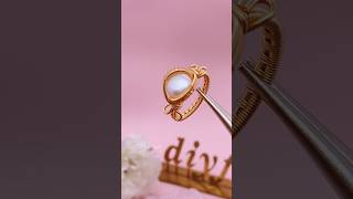 This is a ring use the fadeless copper wire wrap with oblate Pearl . Do you like it #diy #wirewrap
