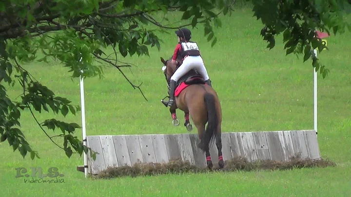 Samantha Tinney & Might Be Regal Greenwood Horse T...
