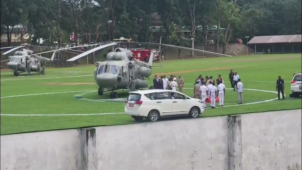 രാഷ്ട്രപതി ദ്രൗപതി മുര്‍മു പാലാ സെന്റ് തോമസ് കോളേജ് ഗ്രൗണ്ടില്‍ ഹെലികോപ്ടറില്‍ എത്തിയപ്പോള്‍