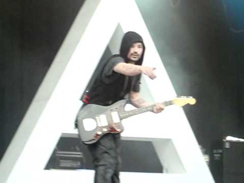 30 SECONDS TO MARS LIVE AT SOUNDWAVE SYDNEY 2011 [...