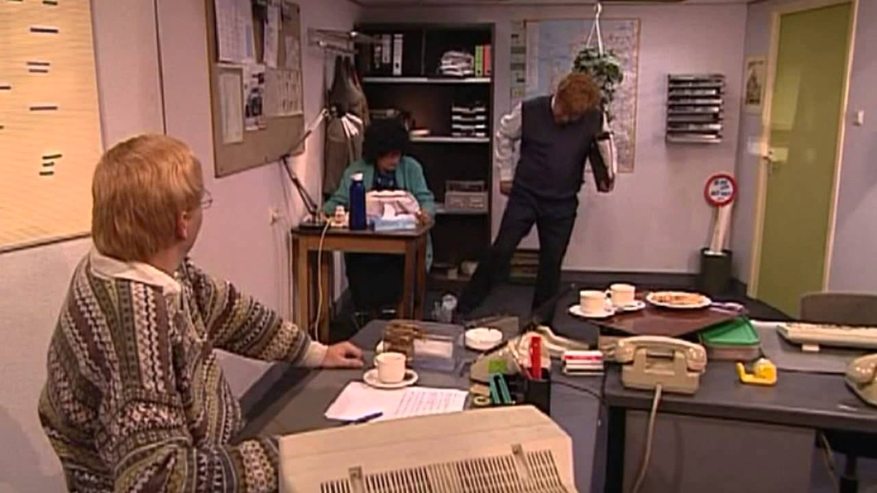 Jiskefet - Debiteuren Crediteuren - Dat mag dus niet (Korfbal)