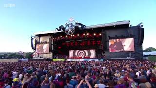 Bring Me the Horizon - True Friends (live Glastonbury 2016) Resimi