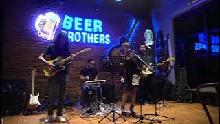 Kepompong - Sindentosca (Live perform by The Trampolin)