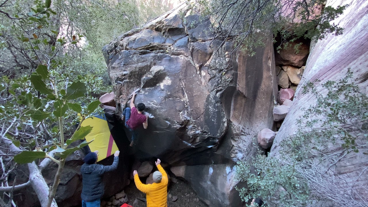 Red Rock Bouldering - Juniper Canyon - Community Service V10