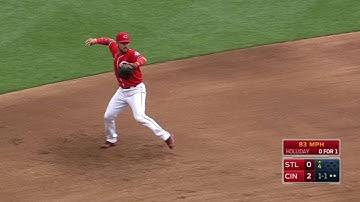 STL@CIN: Suarez snags a sharp grounder toward third