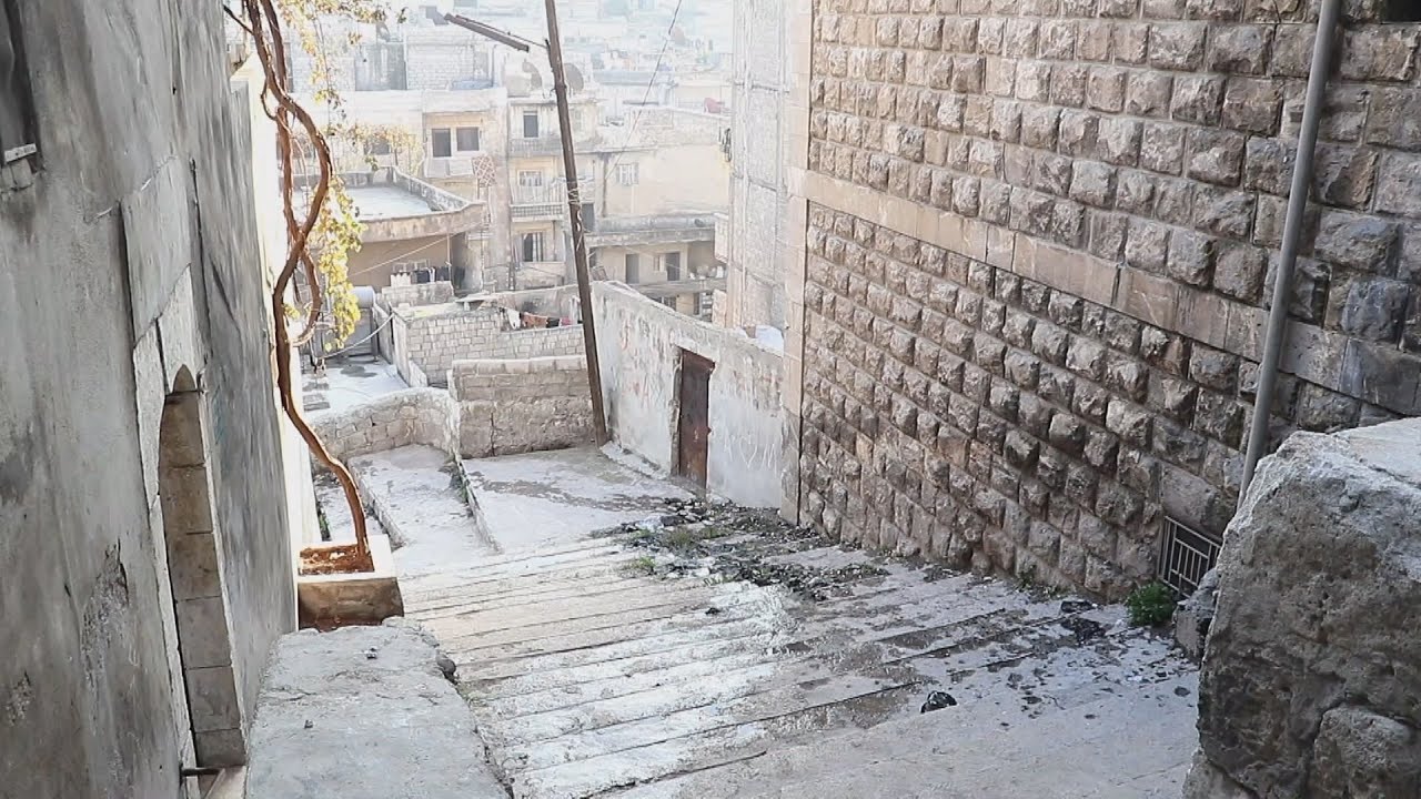 أدراج مدينة سلقين في ريف إدلب حكاية قديمة ووسيلة تنقل بين الأحياء