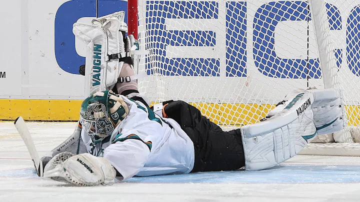 Antti Niemi's shootout save on Todd Bertuzzi