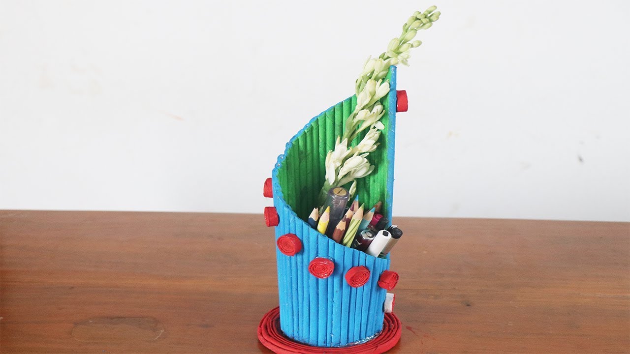 How to make a Newspaper Pen Stand at Home | Crafts with Newspaper | 5 ...