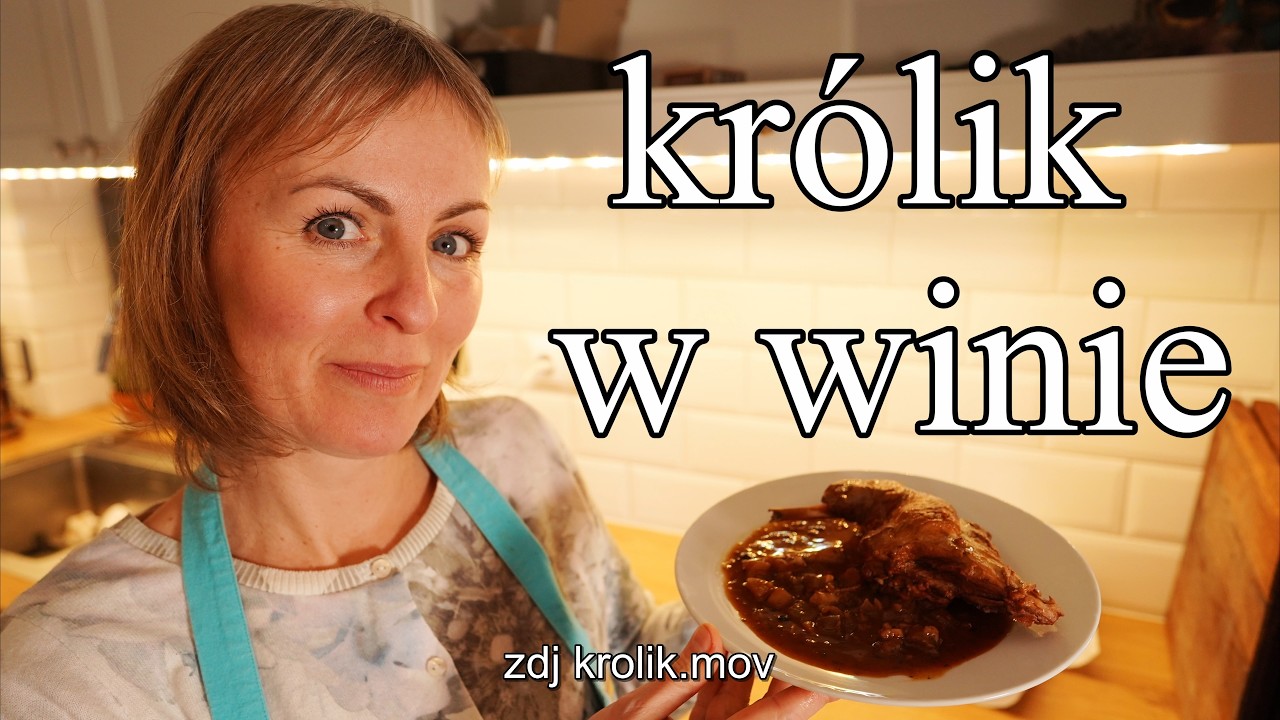 Królik w sosie winnym na bulionie z kurczaka – prosty trik na głęboki smak