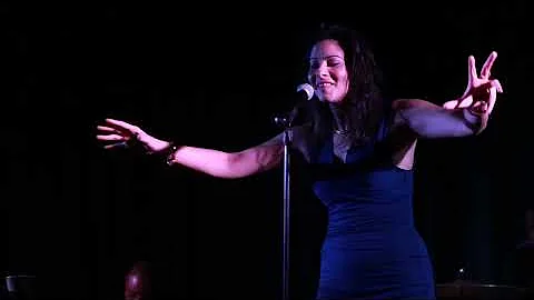 Lisa sings Gimme Gimme!