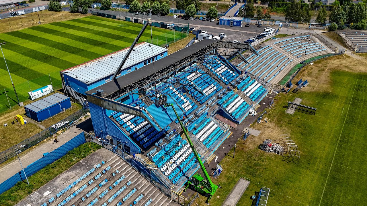 Rozbiórka trybuny głównej stadionu Ruchu Chorzów przy ul. Cichej 6 /z drona