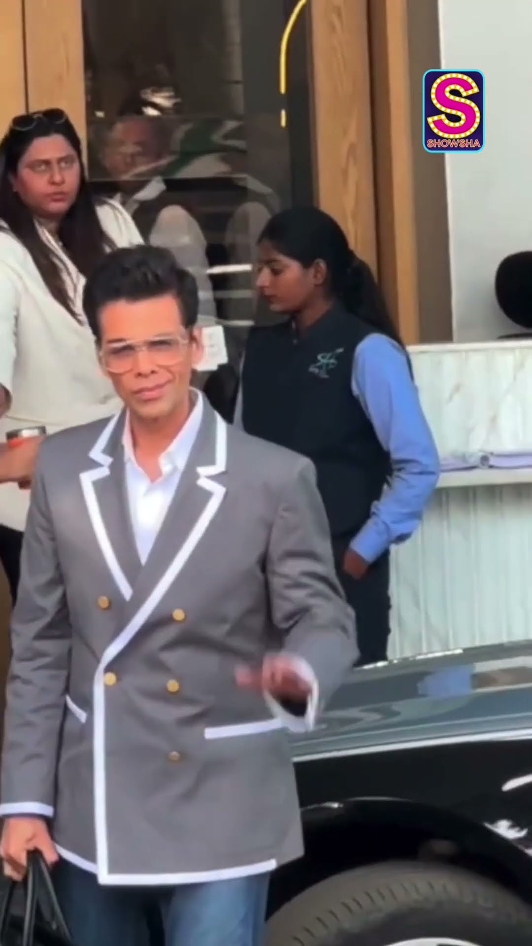 Karan Johar Setting New Trends For Airport Fashion! | Bollywood | Fashion | #trending | N18S