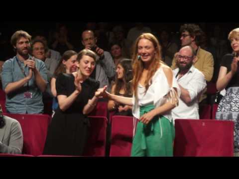 #Cannes2017 - Jeune Femme - la réaction du public à la projection de 11h Un  Certain Regard