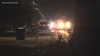 SWAT standoff in Mandarin area shuts down roadway for hours