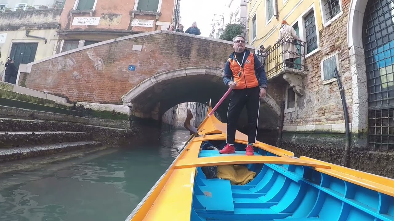 Con due Gondole...Luigino e Tata a spasso per i canali "Rii" di Venezia.. Seconda Parte