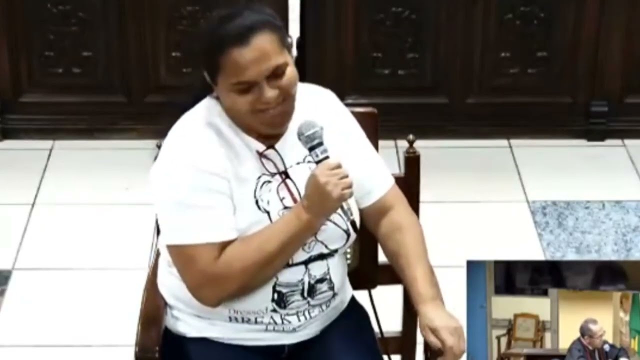 Tentativa de homicídio em julgamento completo.