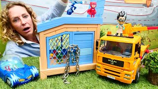 Spielspaß mit den Pyjamahelden - Romeo hat Catboy und Gekko eingesperrt - Video mit Nicole