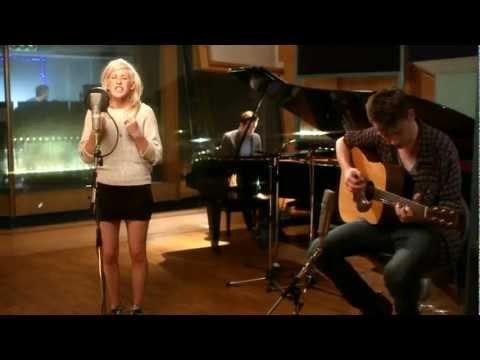 Ellie Goulding - Lights (Acoustic Version) LIVE Performance HD