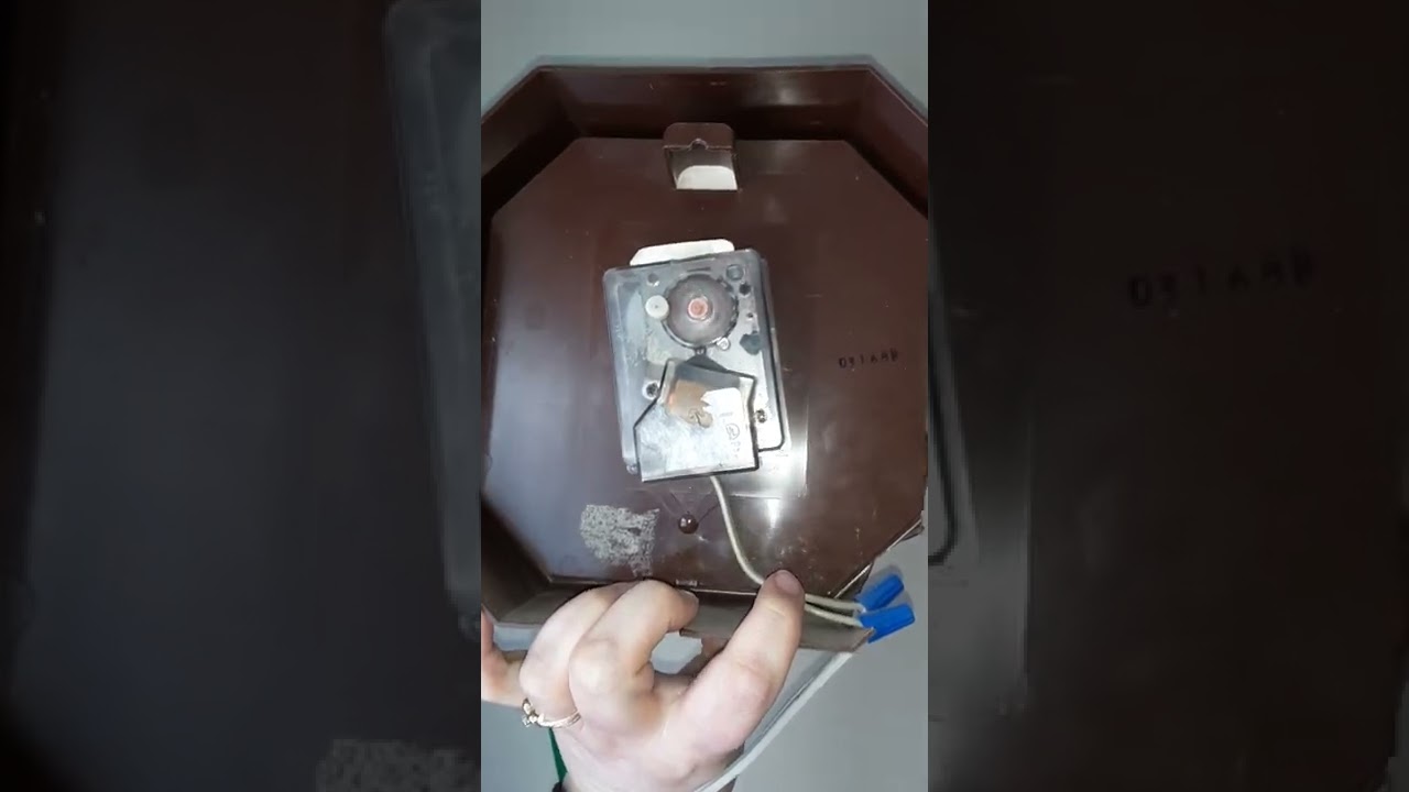 Wesclox kitchen electric clock.