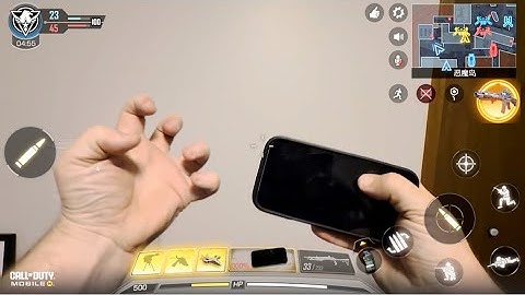 POV when your phone dies in Call of Duty: Mobile