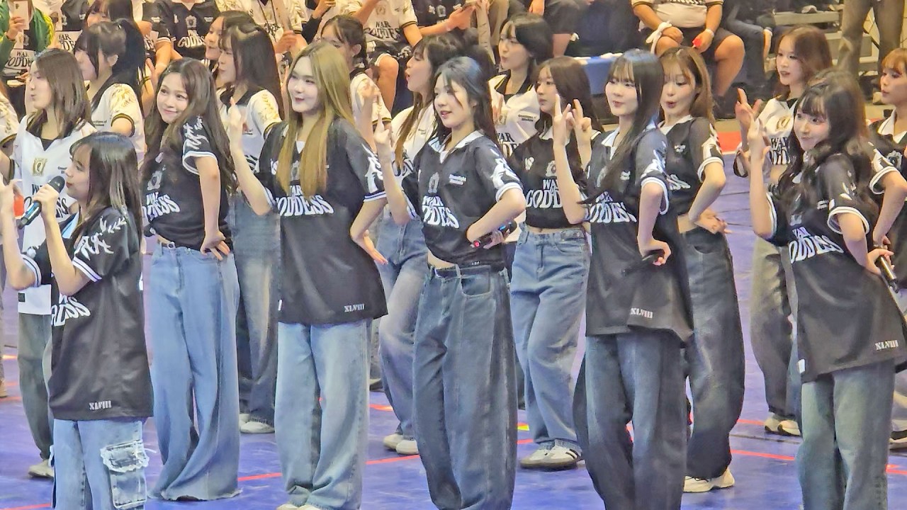 15กพ69 OPENING SHOW : BNK48 & CGM48 Sports Day 2026 WAR OF GODDESS @ FASHION ISLAND