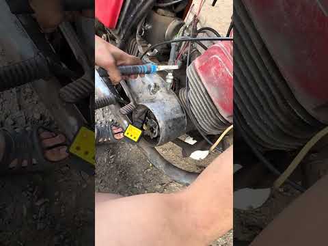 Проверка искры #авто #automobile #снегоход #эндуро #иж350 #питбайк #топ #dirtbike #offroad #видео