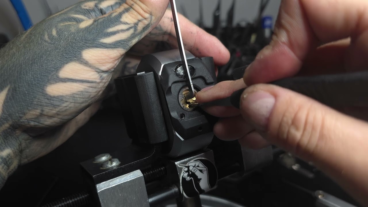 [32] Master Lock 930 Magnum - Picked 