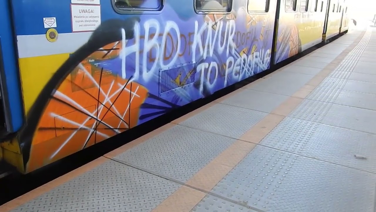 Graffiti na pociągu SKM