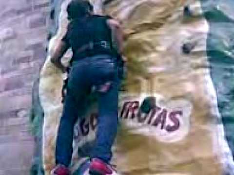 Diana escalando el Muro y Gran Final de escalada del muro en River Park