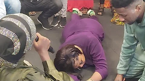 ADEYINKA ALASEYORI THROW EVERYONE IN MOOD OF WORSHIP @ROYAL HUGS SURPRISE C.E.O BIRTHDAY