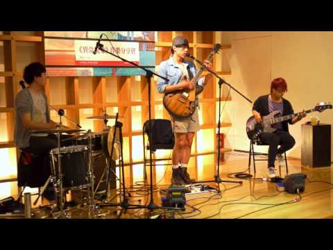 20131110Hush！-過來人at夢時代誠品(異常現象音樂分享會)
