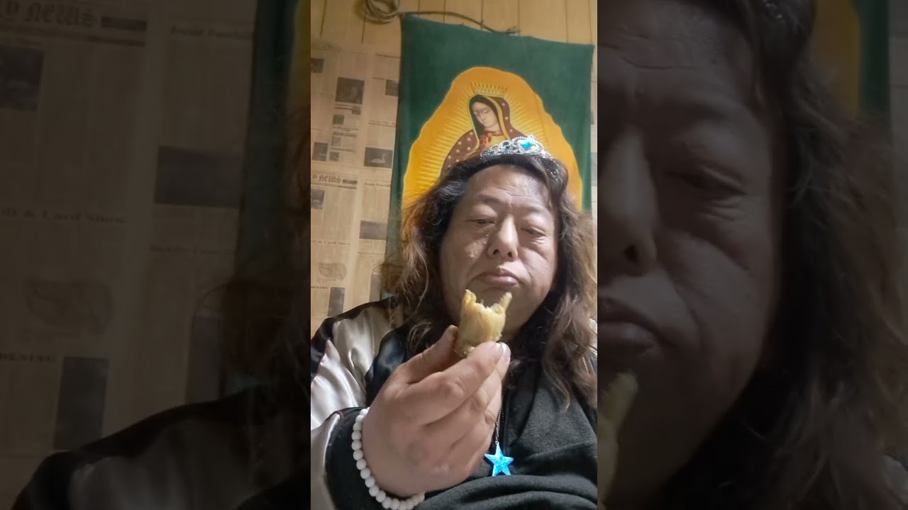 ファミリーマート　甘焼きいも🍠🍠　森永ビヒダスヨーグルトざく盛り1０種フルーツ　ルイボスティー　セブン-イレブン、明治スーパーカップ大人ラベルとことん珈琲コーヒー　BOSSコーヒー　おまけヒーリング