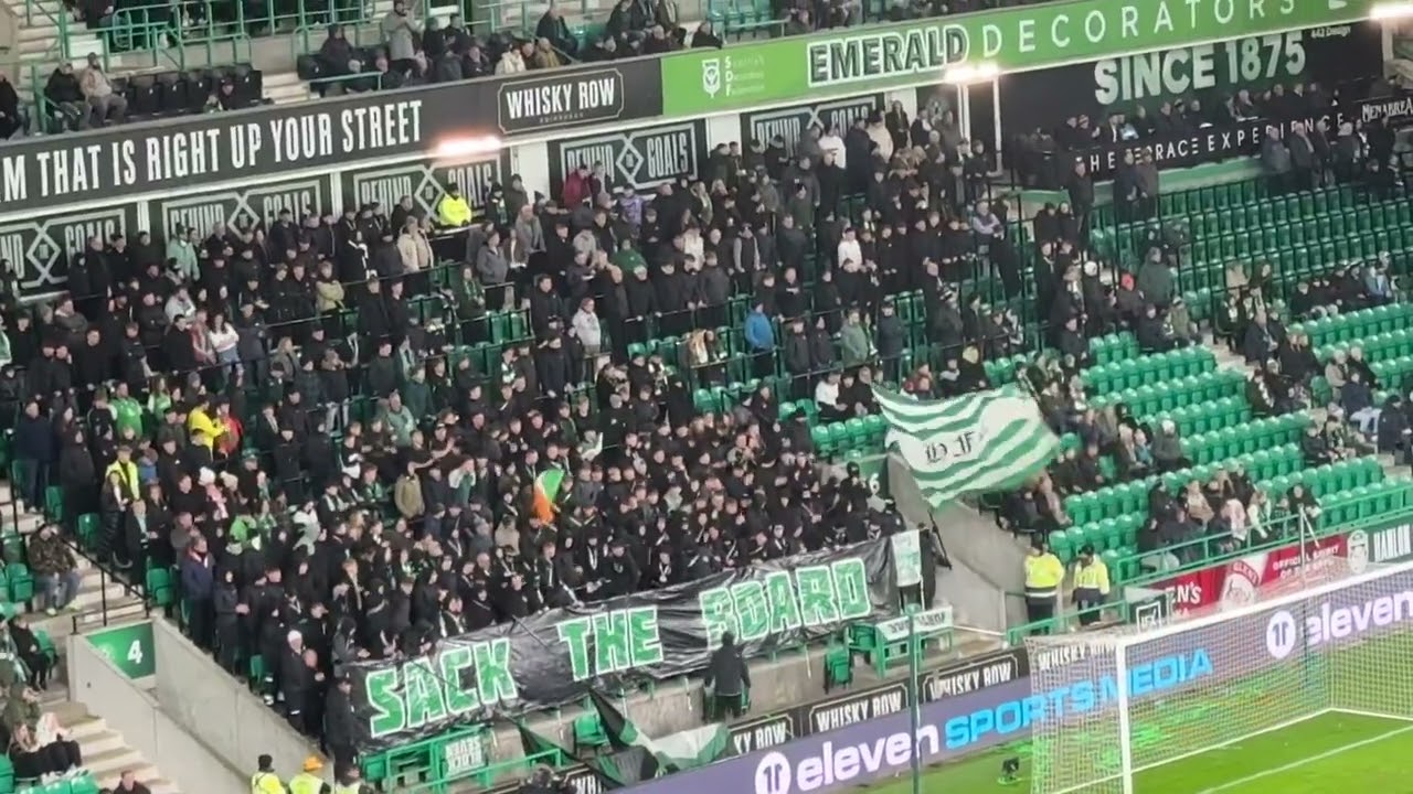 Hibs fans singing ‘Sack the board’ and ‘Kensell get tae….’