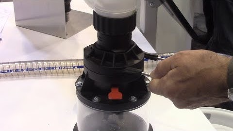 Agritechnica 2015: Bayer CropScience Showcases easyFlow Closed Transfer System