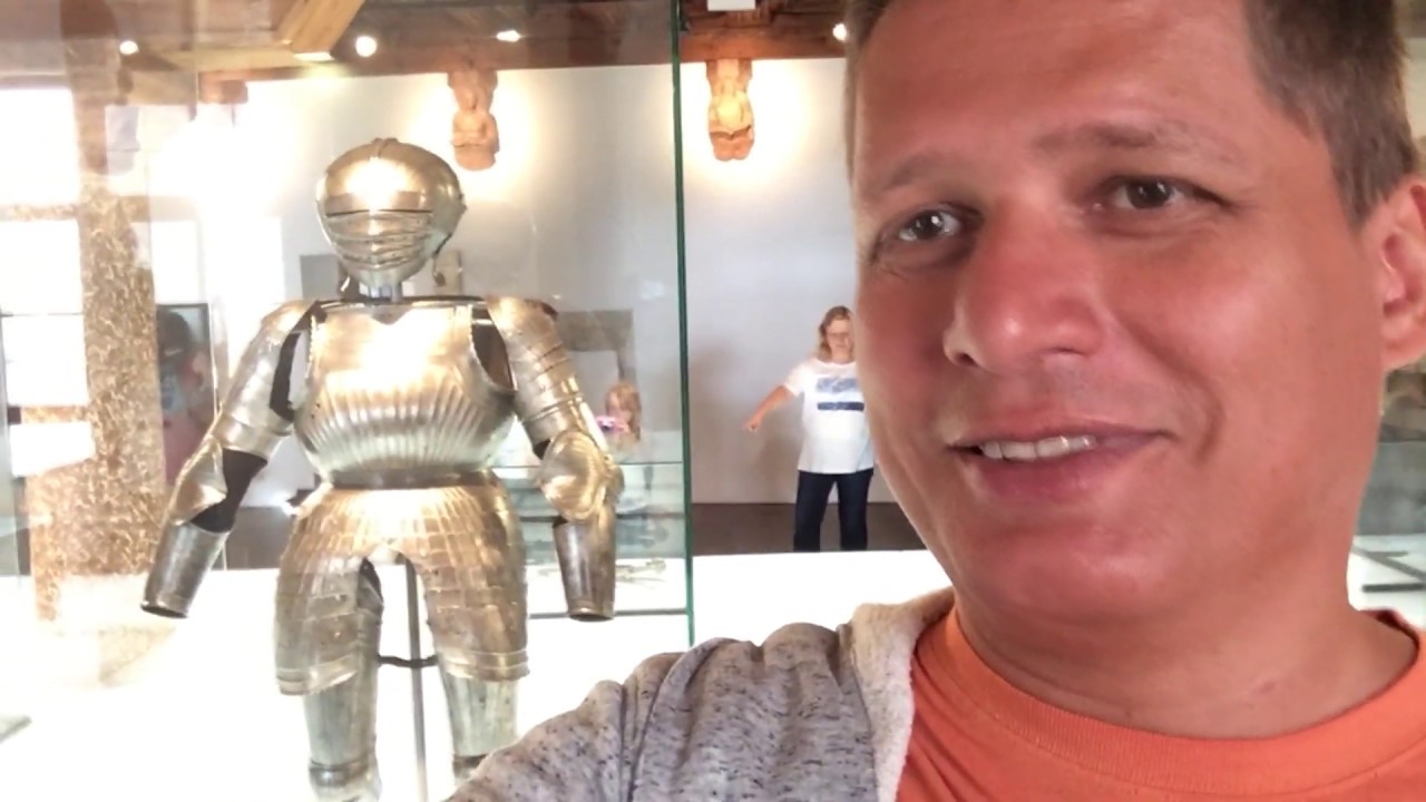 Зальцбург. Кривой мост, Захер, щелкунчик, супер-вывески, и парковка для собак