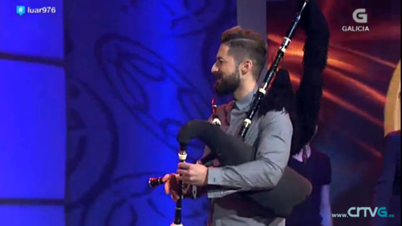 Rosa López  (Manos Unidas)  con música de Gaita - tocada por Cristian y Lorena – 23/1/2015