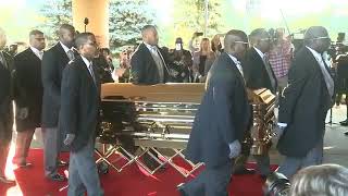 Aretha Franklin's Gold Casket enters church