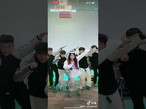 Điệu nhảy Làng Lá Hot Tiktok