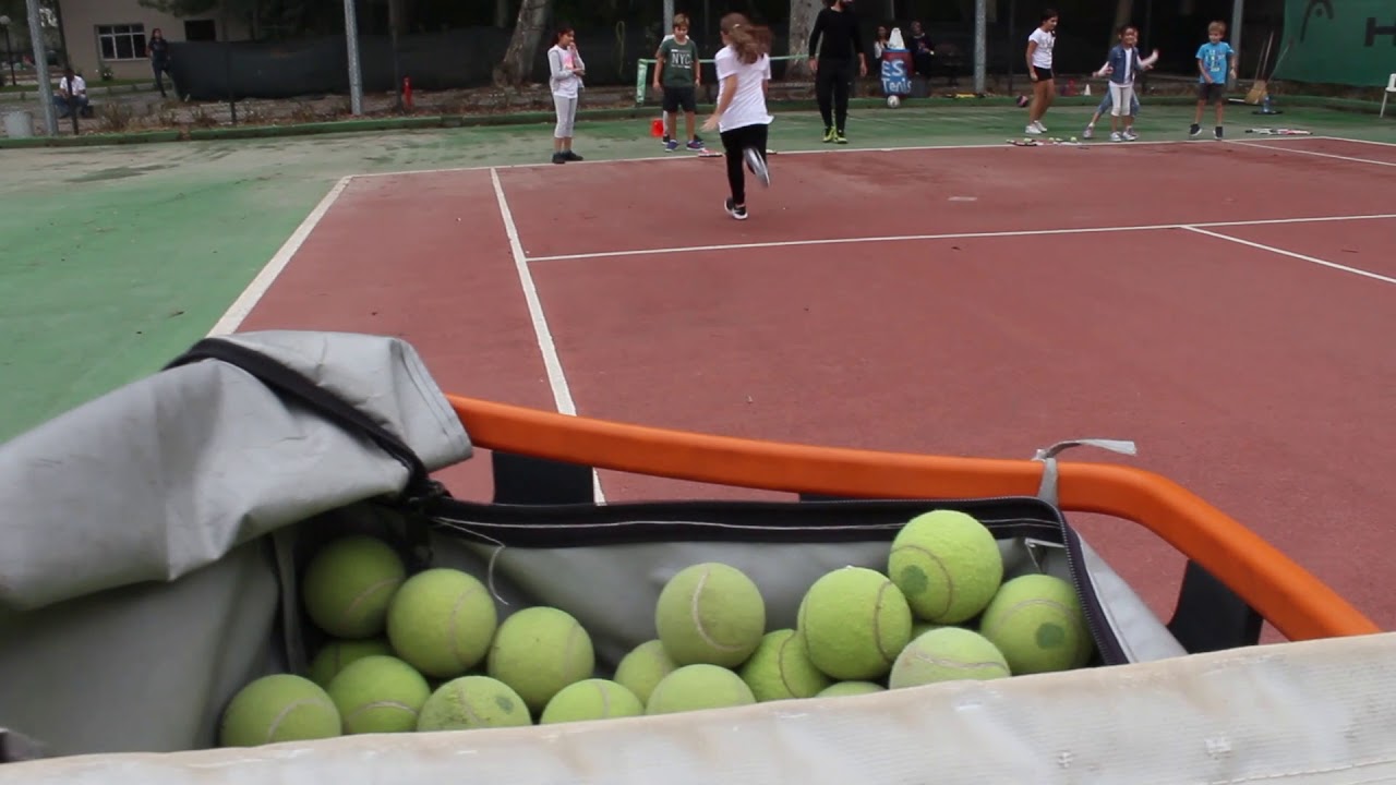 bornova es tenis doga icerisinde tenis ogrenin