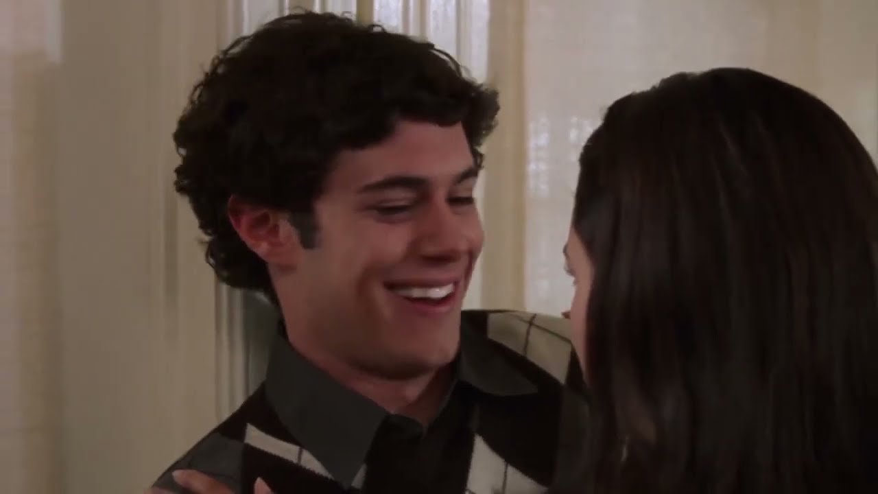 Summer And Anna Kiss Seth, Kirsten Is Getting Drunk - The O.C 1x11 Scene