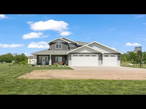 7031 41st St, Moorhead, MN home video tour