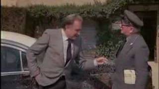 Amici Miei - Supercazzola Al Cimitero