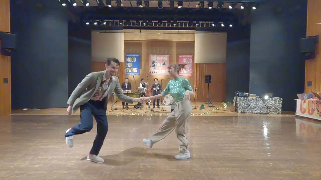 Ari & Simon performed with Asian Golden Swing Quartet featuring Susumu Takeda