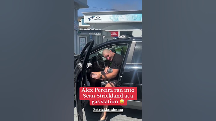 Alex Pereira ran into Sean Strickland 🤣 (via alexpoatanpereira/IG) #shorts