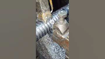 Thread cutting on lathe #machine #lathe #engineering #industrial #cutter #cncmill #threading #diy