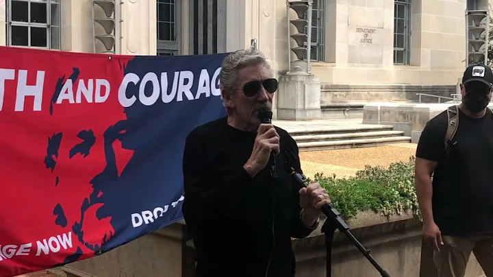 Pink Floyds Roger Waters speaks out for Julian Ass...
