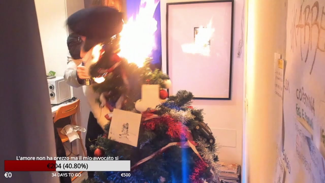 PANETTI ROMPE L'ALBERO DI NATALE A DIEGO NASKA CHE SBROCCA MALE